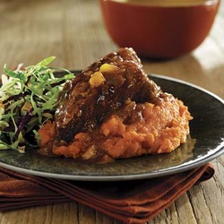 Slow Cooker Beef Short Ribs with Ginger-Mango Sauce